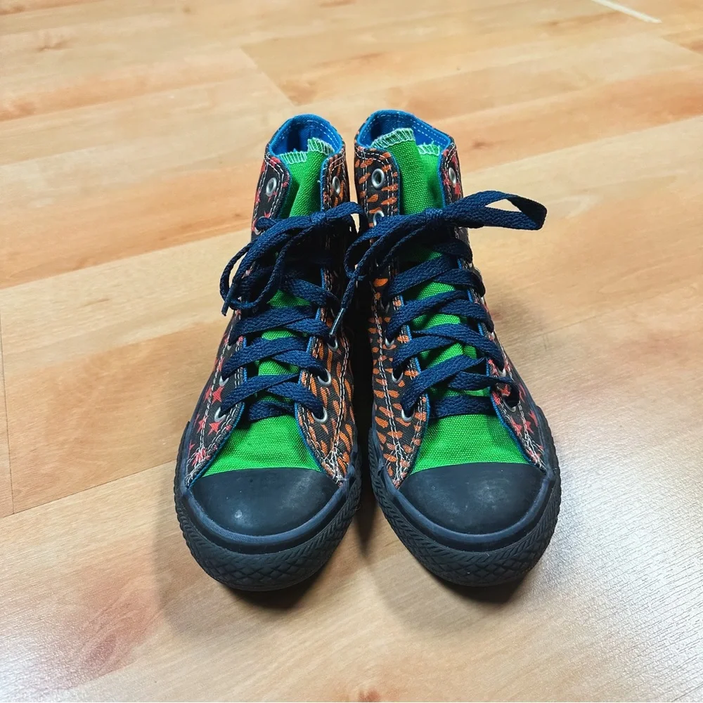 Chuck Taylor All Star High Top Black Multi-Color Graphic Sneakers Kids Size 2.5